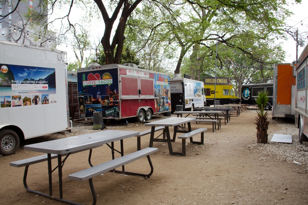 Austin,,Texas/usa-march,25,2019:,Food,Trucks,In,The,Rainey,Street