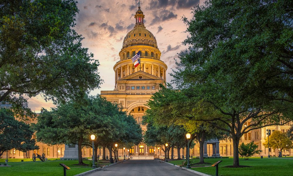 Austin,State,Capitol,With,Beautiful,Yellow,Sunset